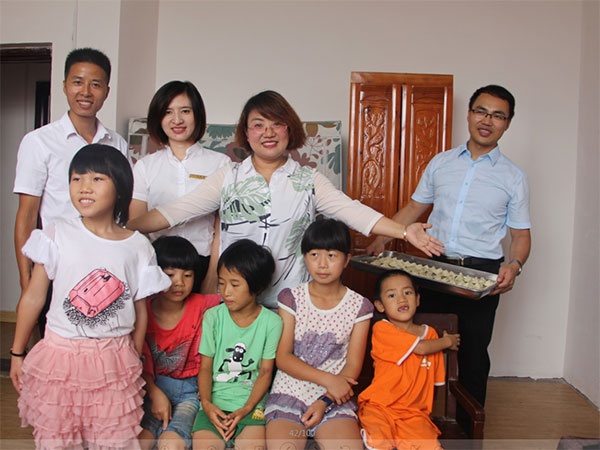 人和集團(tuán)“讓愛心傳遞文明，讓奉獻(xiàn)精彩城市”公益活動(dòng)圓滿結(jié)束 